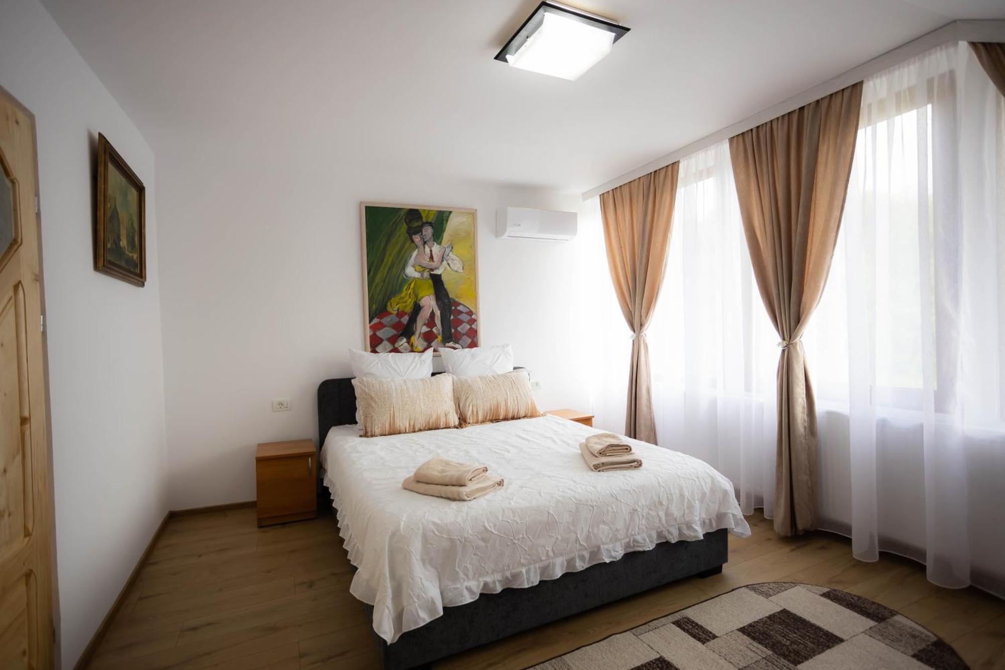 Casa De Vacanta Cu Piscina Incalzita&Jacuzzi Pietrari Kültér fotó